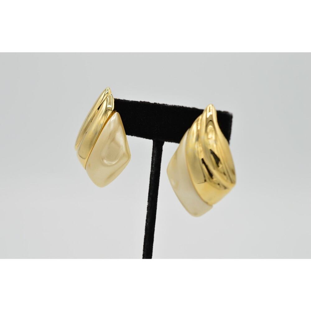 Vintage Statement Clip On Earrings Gold White Frosted Pearl Chunky 1.5" 1980s 9G - Picture 5 of 10